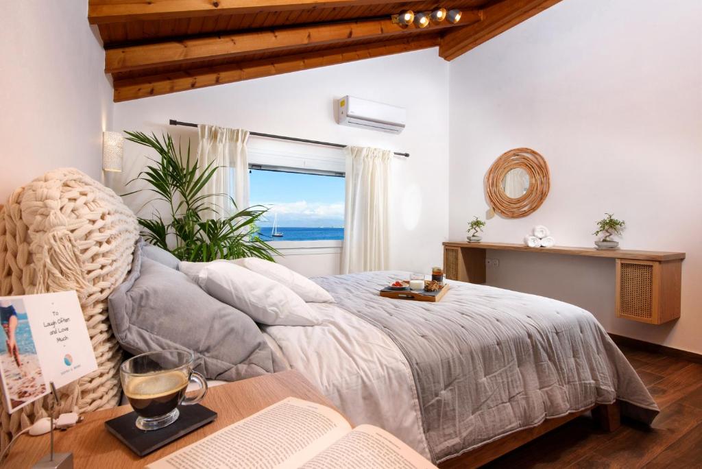Postel nebo postele na pokoji v ubytování Corfu Seaview Maisonette - Sopra il Mare