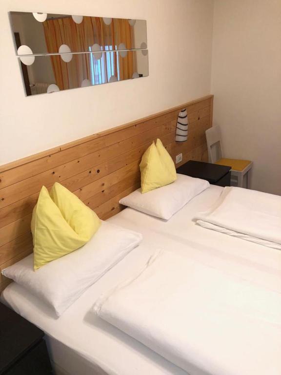 Postel nebo postele na pokoji v ubytování Chalet Madrisa
