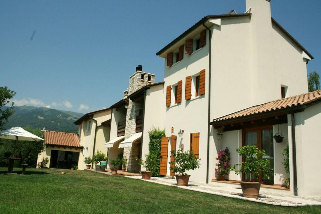 The building in which a panziókat is located