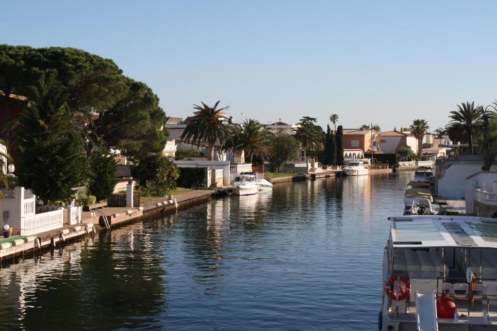 Empuria Beach D-Luxe, Empuriabrava – Bijgewerkte prijzen 2022