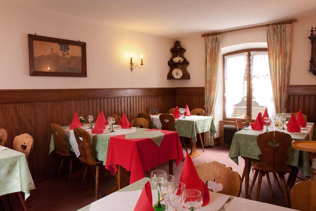 Restaurace v ubytování La Griffe à Foin au Restaurant raisin D'or