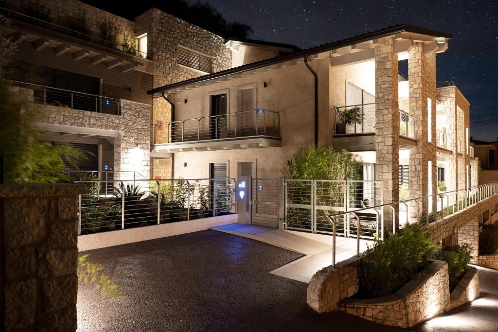 Bazén v ubytování Sunset Residence nebo v jeho okolí