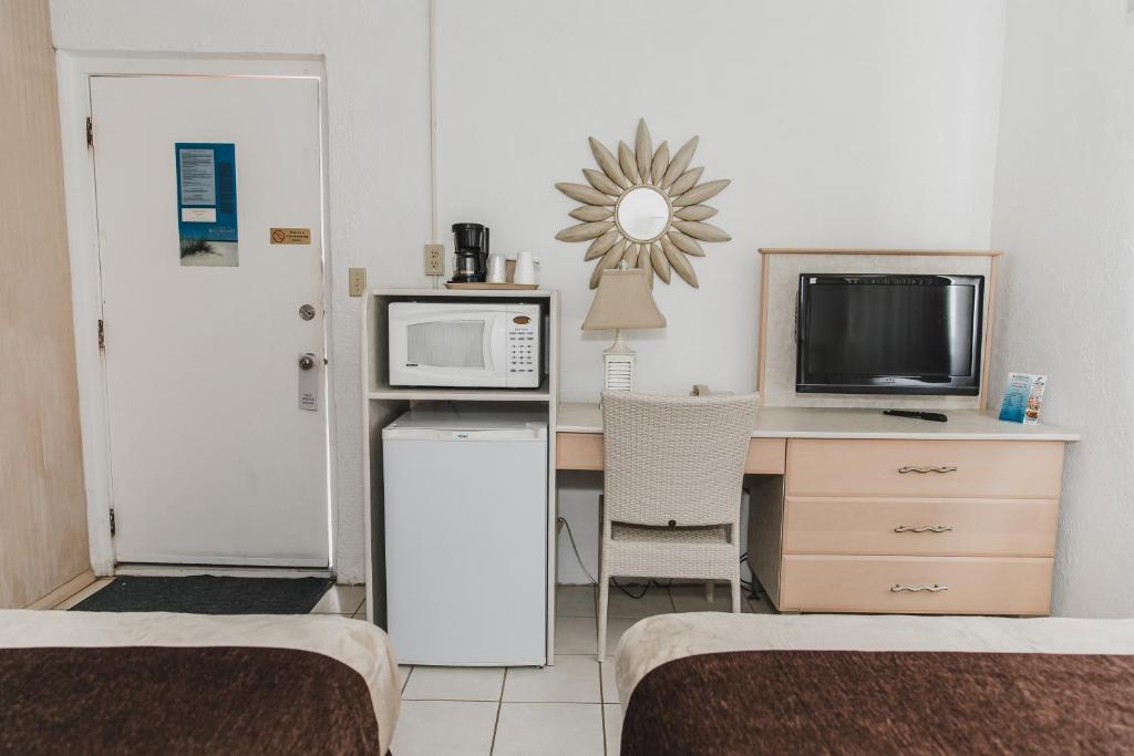 Heart of Wildwood Boardwalk Motel photo
