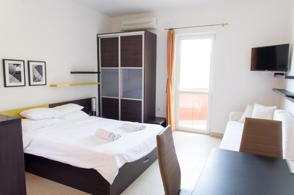 Alessandra Apartments - 14