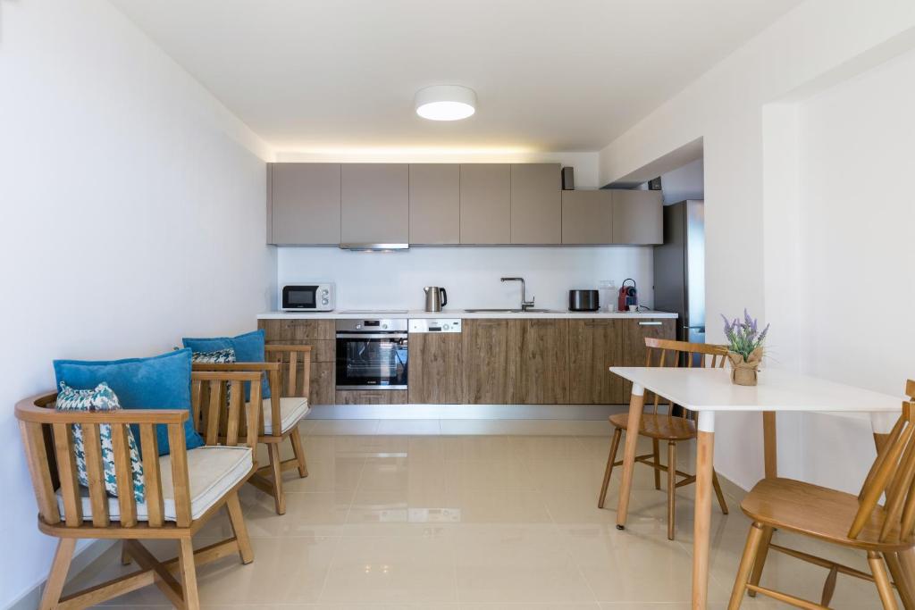 Kuchyň nebo kuchyňský kout v ubytování Bolla D'Oro Luxury Villas