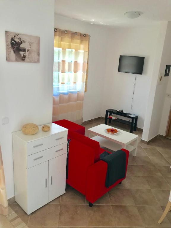 Kuchnia lub aneks kuchenny w obiekcie Apartment Pepa Starigrad Paklenica
