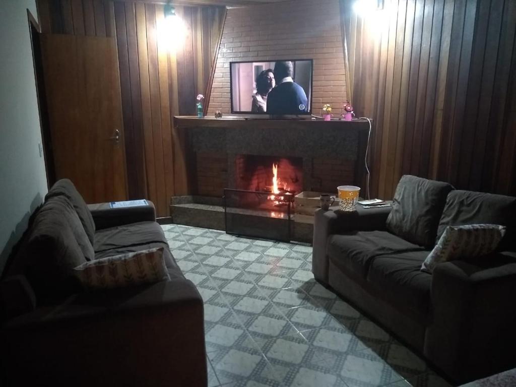  Casa anexa com lareira