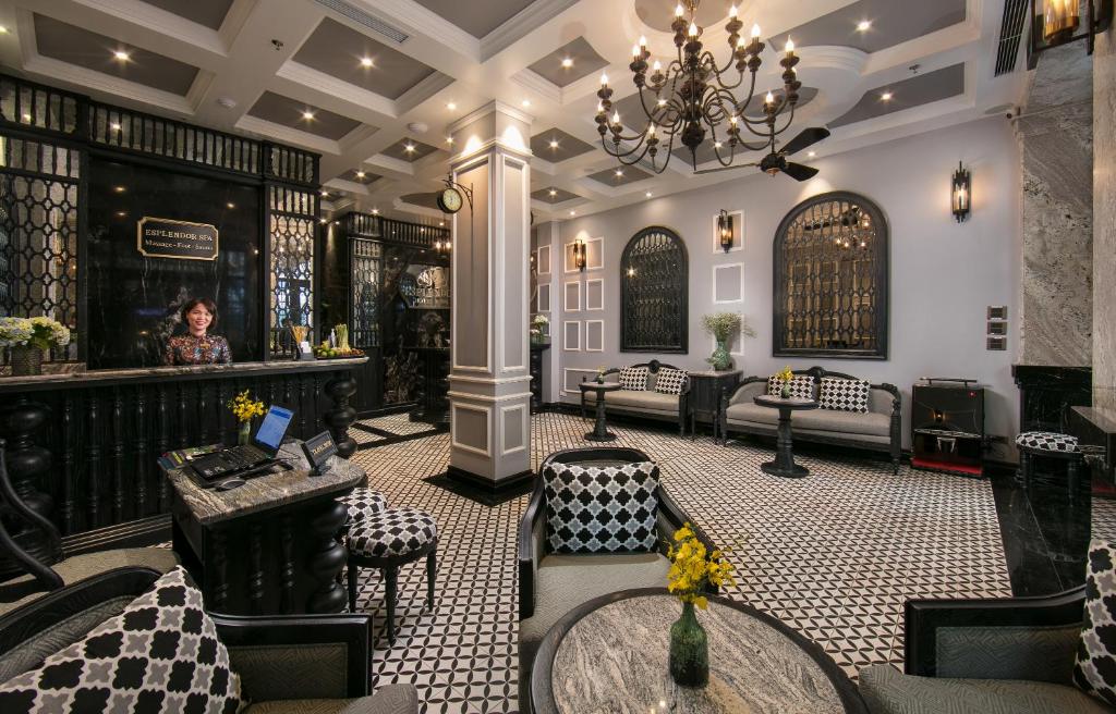 Posezení v ubytování Hanoi Esplendor Hotel and Spa