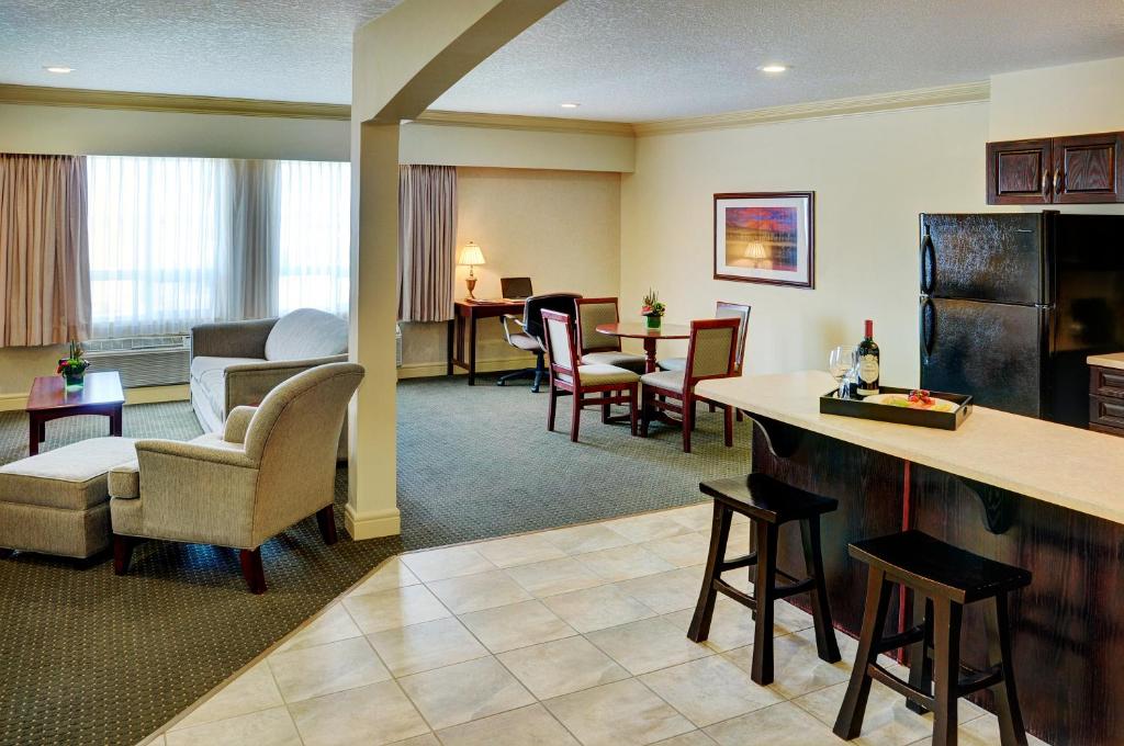 Chateau Nova Kingsway - Resim 4