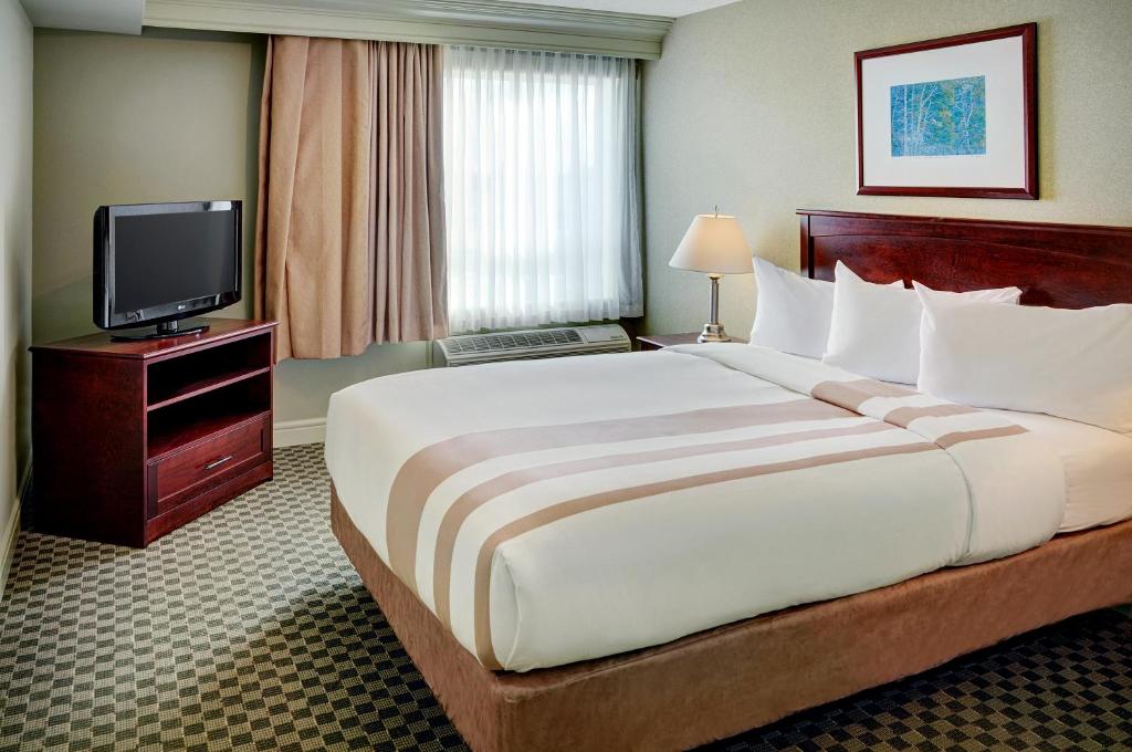 Chateau Nova Kingsway - Resim 18