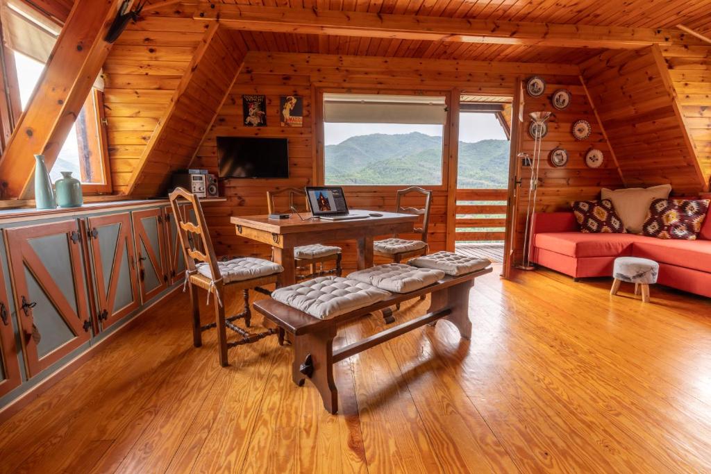 A seating area at Chalet Alma
