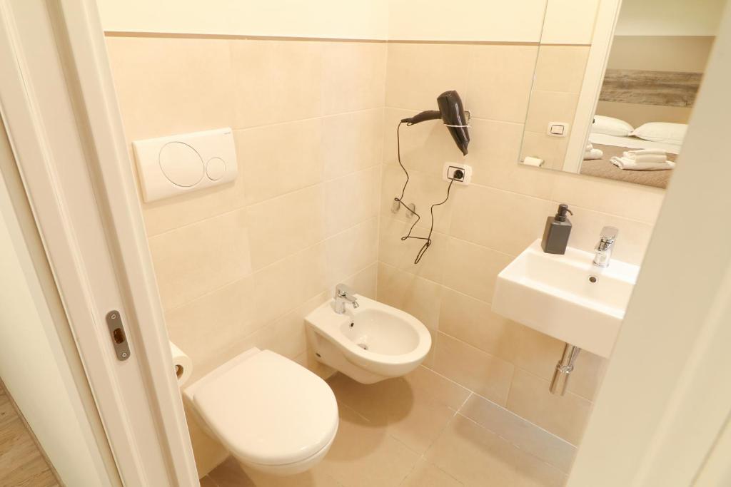 A bathroom at BorgoNove