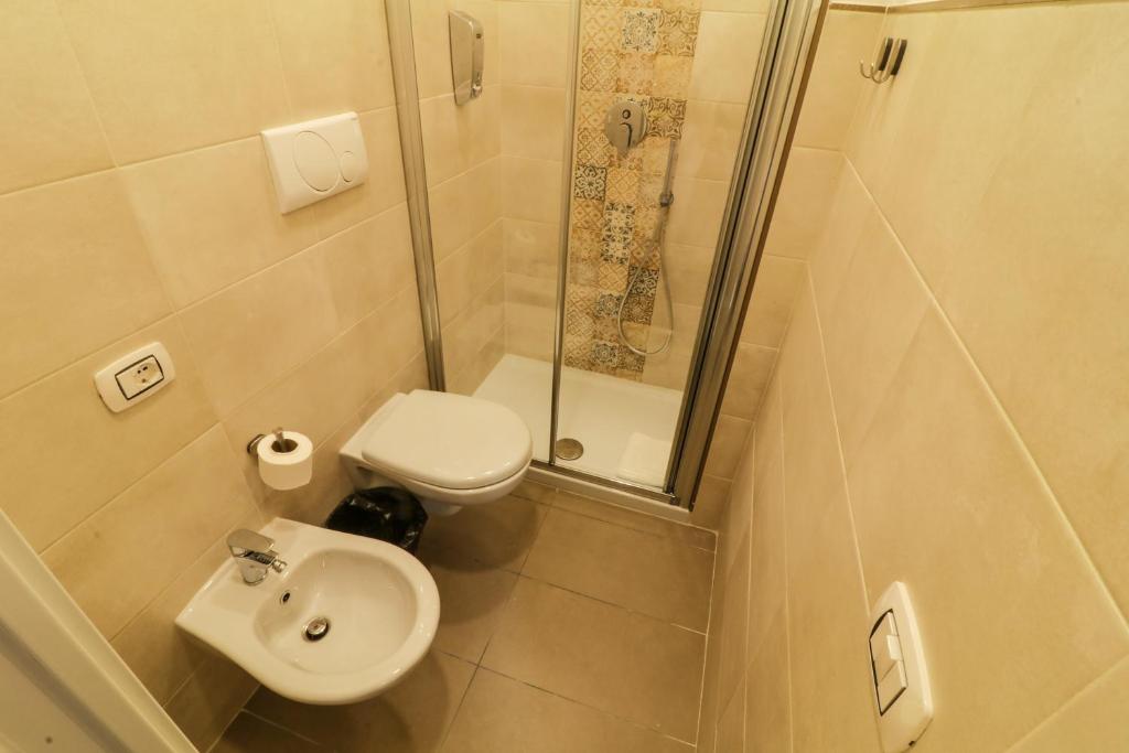 A bathroom at BorgoNove
