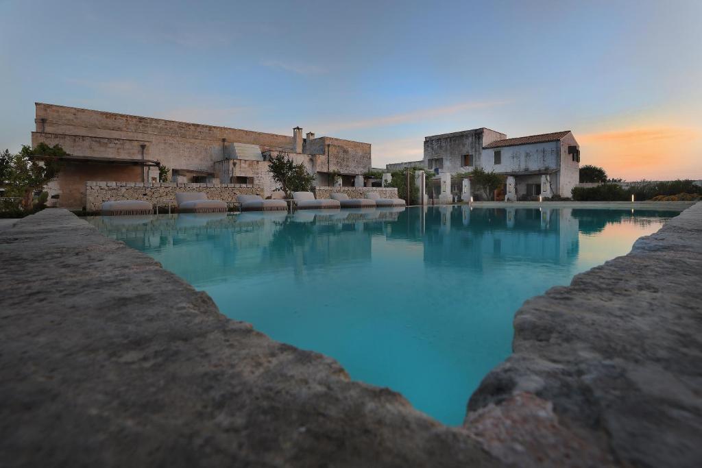 Piscina de la sau aproape de Masseria Borgo Sentinella