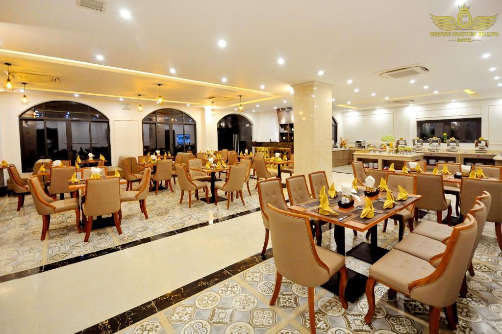 Restaurace v ubytování Crown Nguyen Hoang Hotel