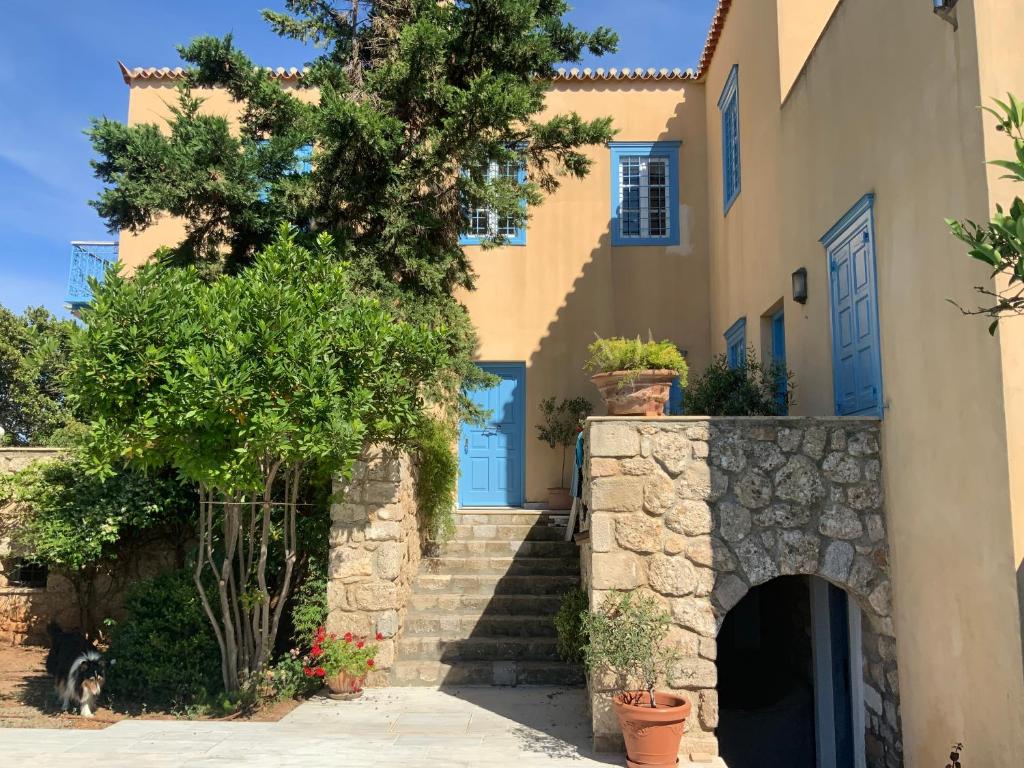 Zdjęcie z galerii obiektu Palio Limani (Old Harbour) w mieście Spetses