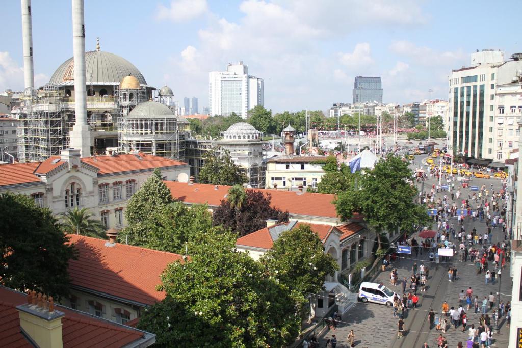 Nespecifikovaný výhled na destinaci Istanbul nebo výhled na město při pohledu z hotelu