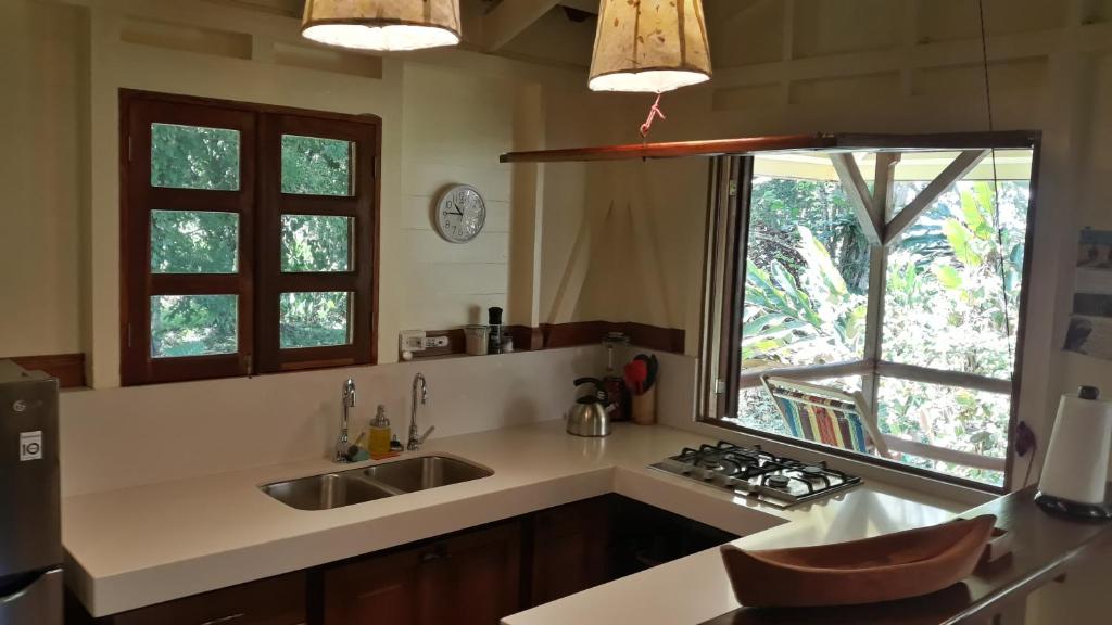 Galeri foto Bluff Beach Retreat di Bocas Town