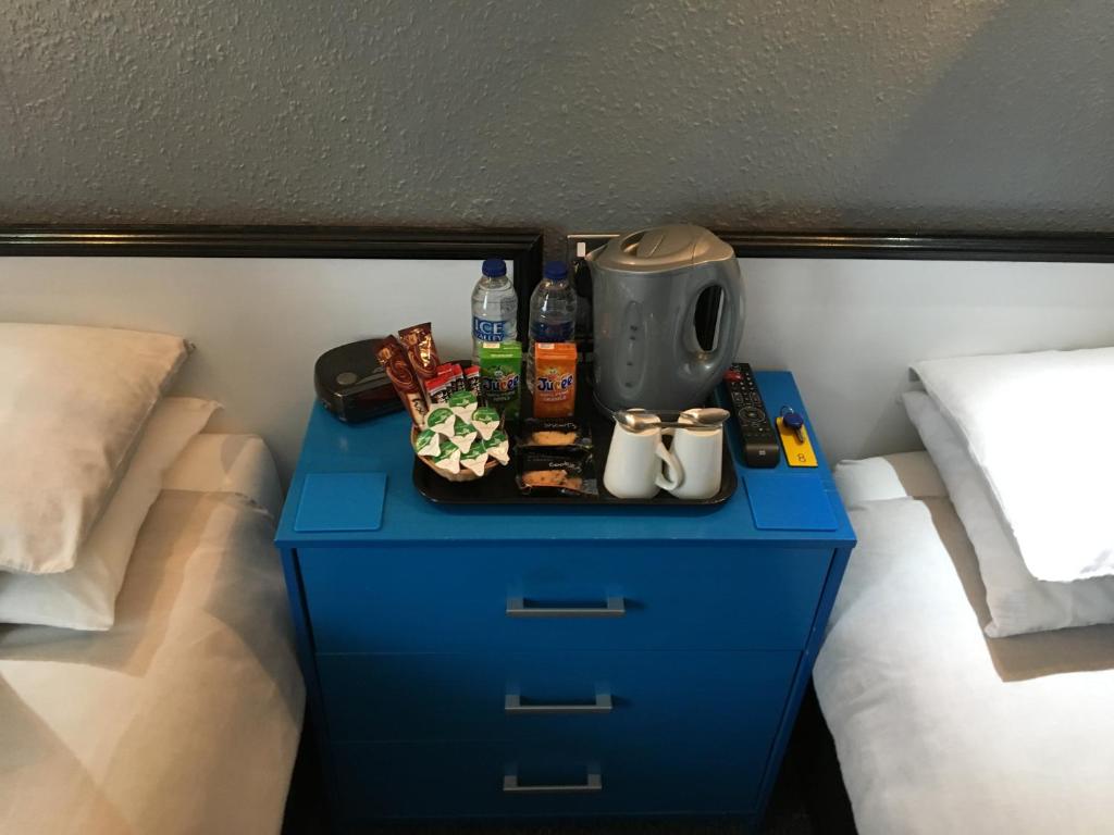 Apollo Guest House - Habitación Doble Con Ducha Y Aseo Compartidos