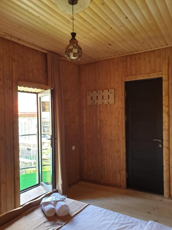 Postel nebo postele na pokoji v ubytování Bana