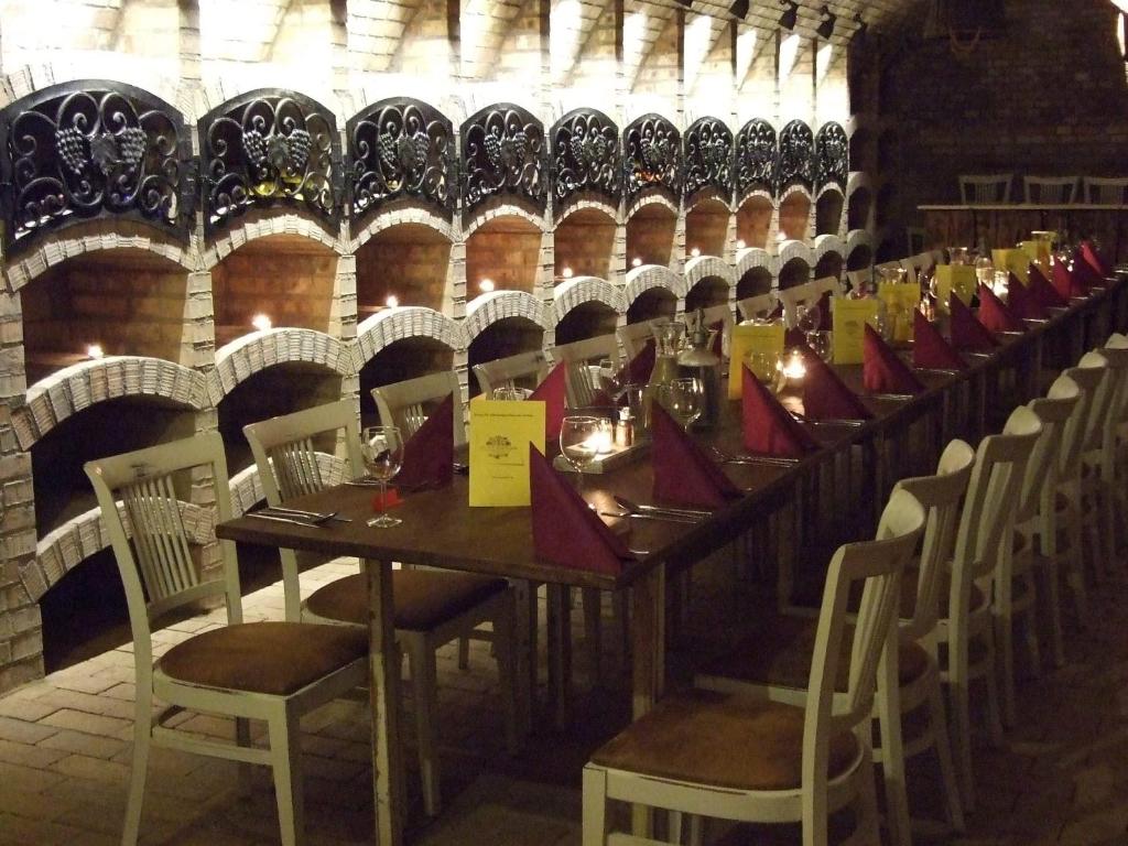 Restaurace v ubytování Borárium Vendégházak - Néró Ház