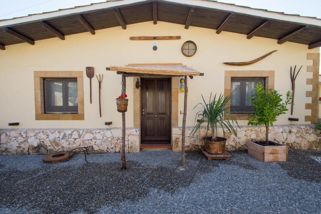 The facade or entrance of Agriturismo Papyrus