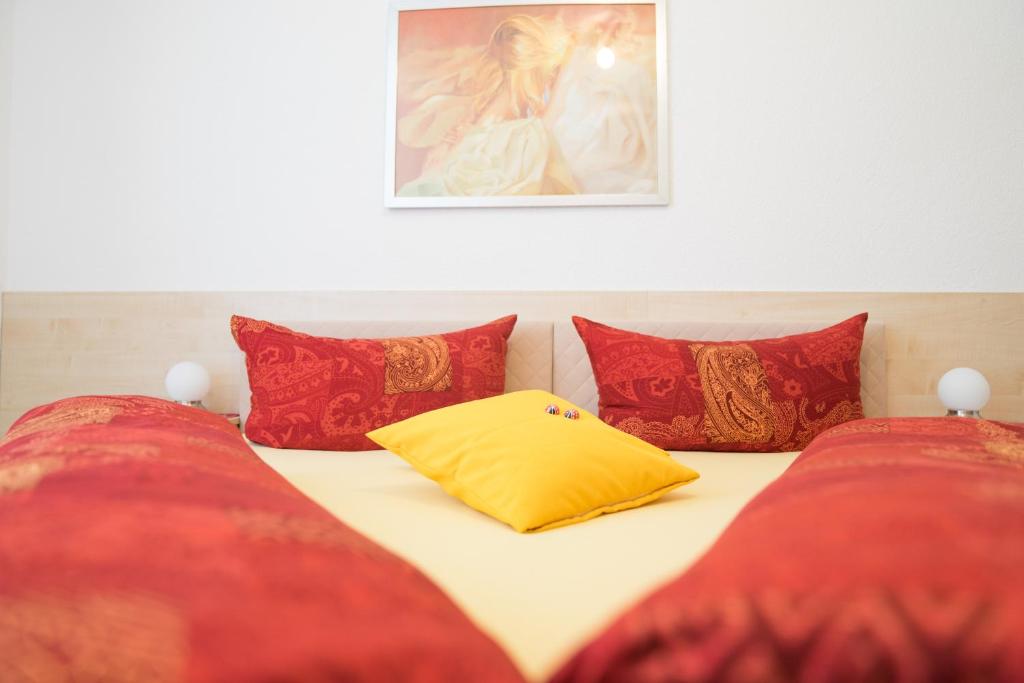 Postel nebo postele na pokoji v ubytování Ferienwohnung Permoser