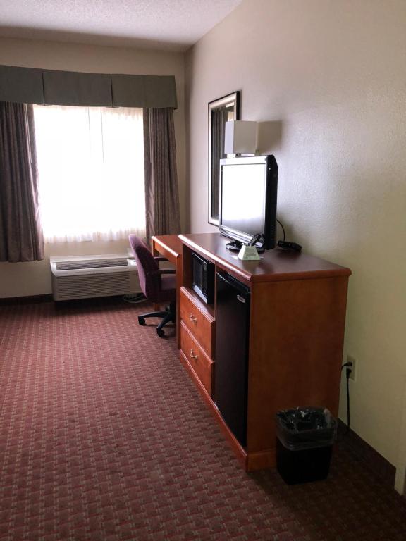 Millennium Inn - Standard King Room - Smoking