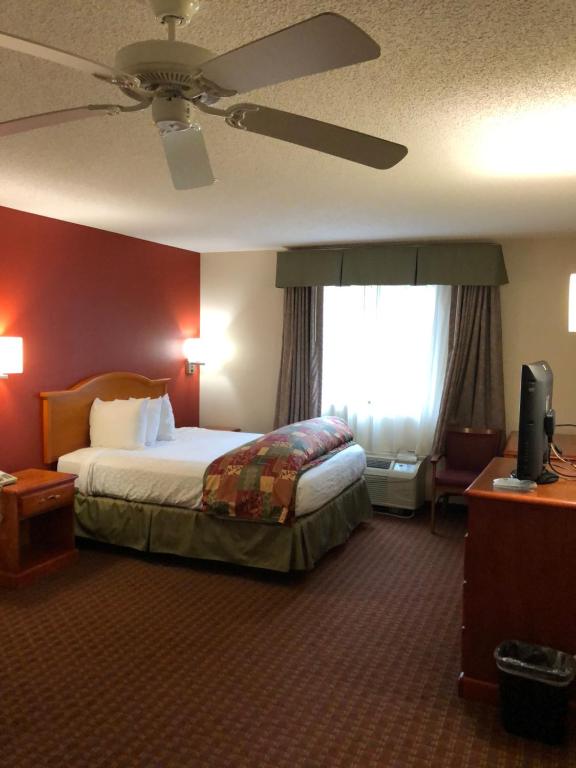 Millennium Inn - Two-Bedroom Suite - Non-Smoking