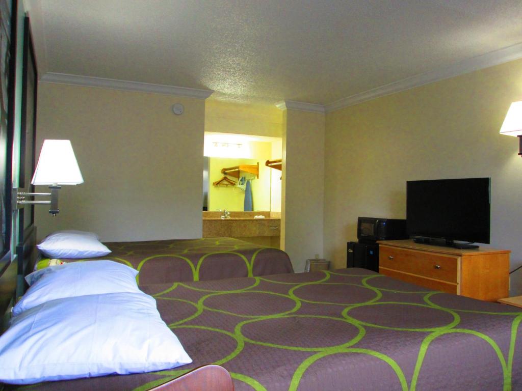 Super 8 by Wyndham Ft Walton Beach - Two Double Beds - Non-Smoking