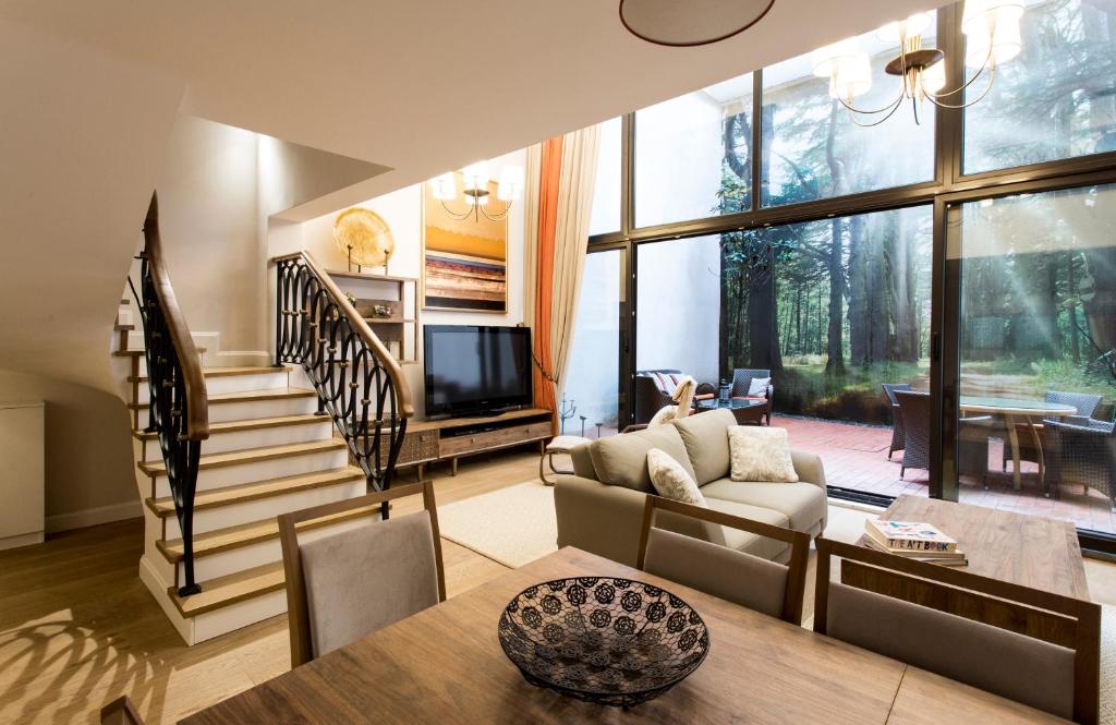 Amazing Triplex Apartment By Deniz Suites