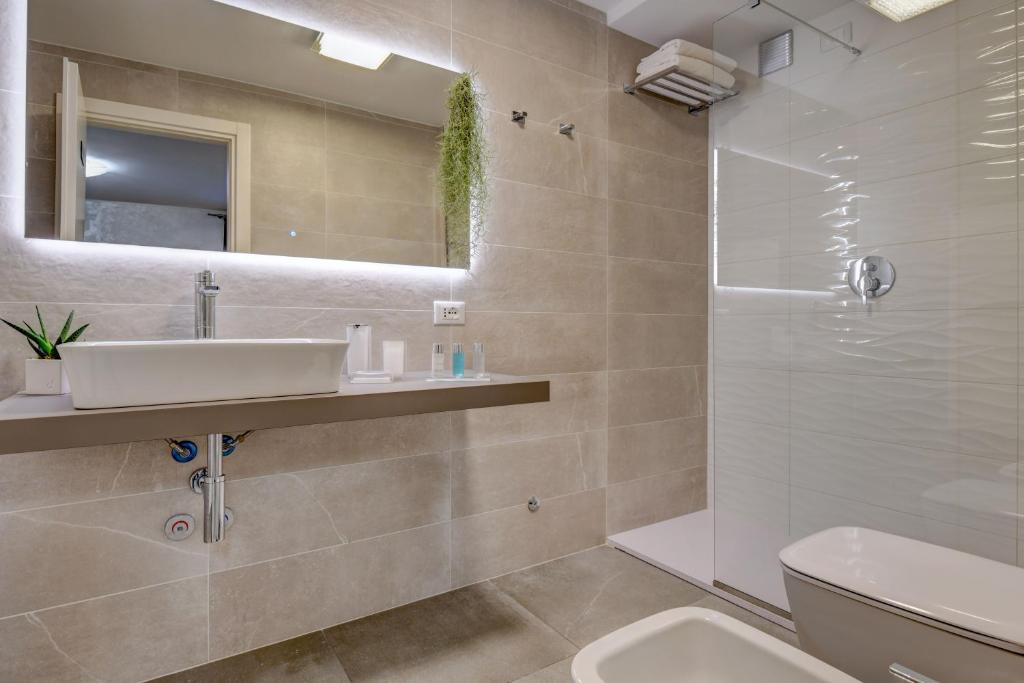Een badkamer bij La Luce di Sirmione