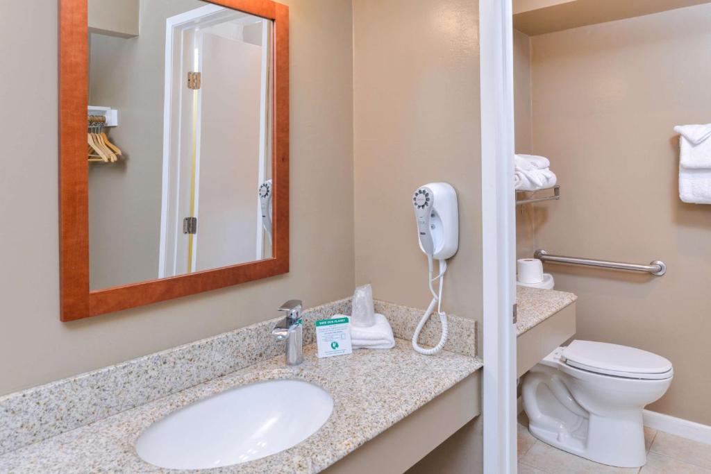 Svendsgaard's Lodge- Americas Best Value Inn & Suites - Tweepersoonskamer Met Twee Tweepersoonsbedden