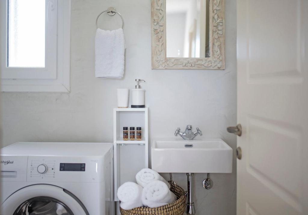 Domus Lux Houses by Konnect - 15