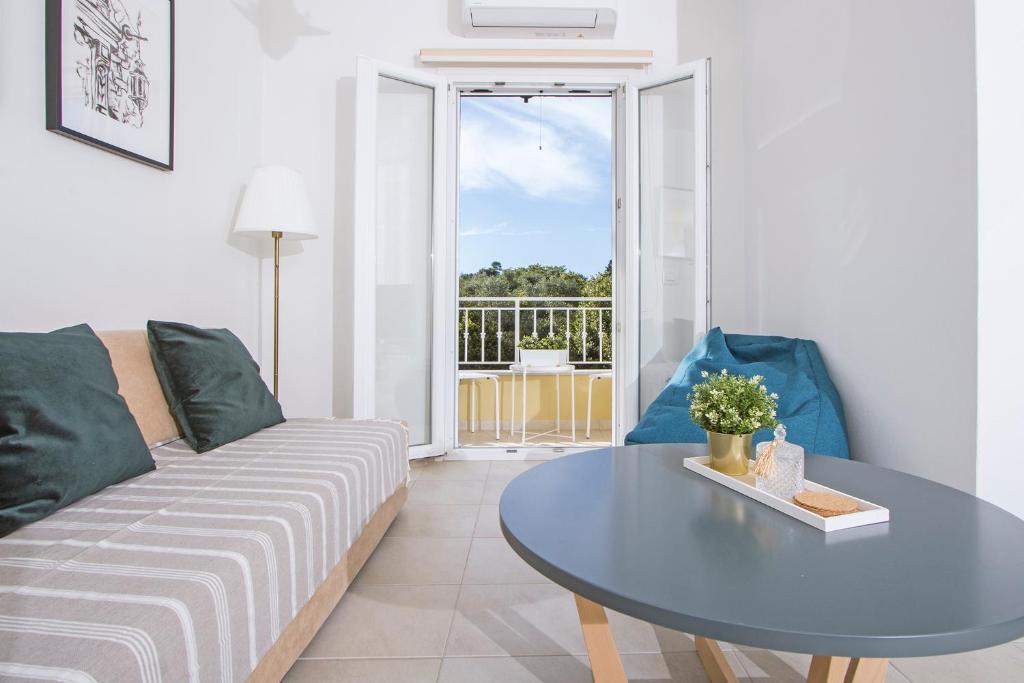 Domus Lux Houses by Konnect - 11