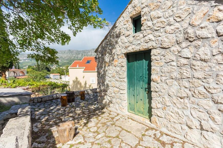 Výhľad na hory alebo výhľad na hory priamo z apartmánu