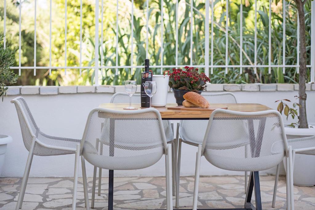 Domus Lux Houses by Konnect - 17