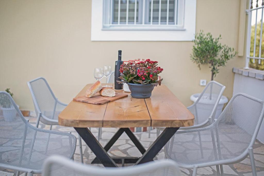 Domus Lux Houses by Konnect - 16