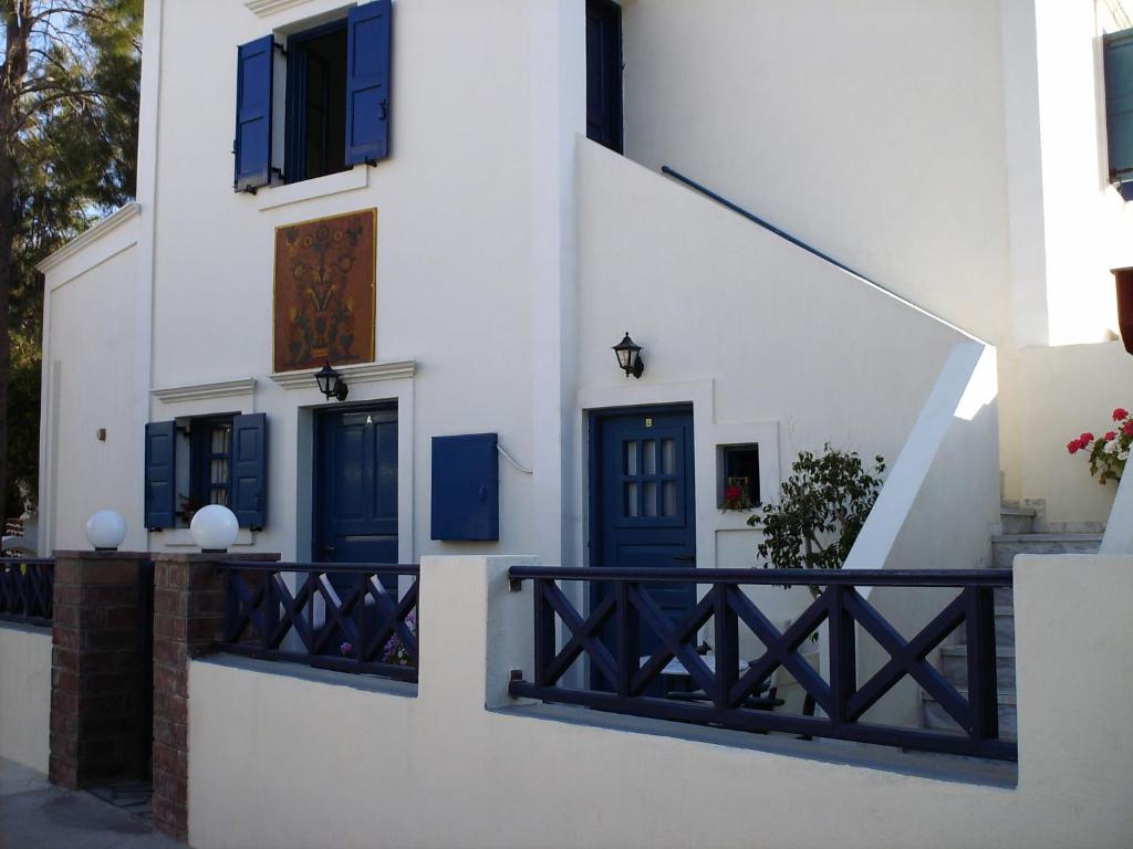 5bedroom villa in perissa beach