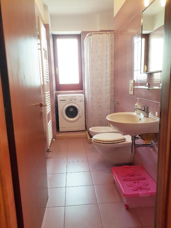 A bathroom at SeaSide Apartment
