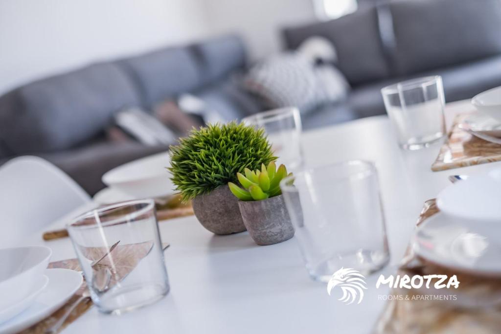 MIROTZA ROOMS AND APARTMENTS - 12