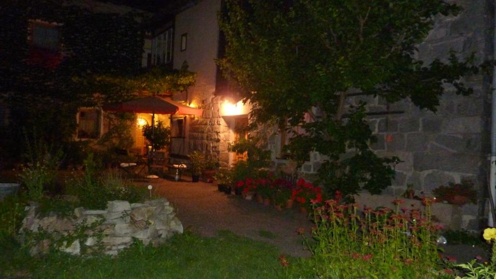 Vonkajšia záhrada v ubytovaní Gutschehof