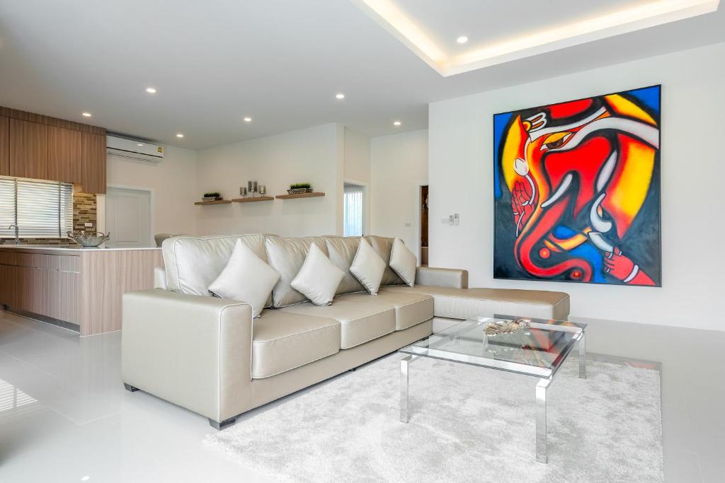 Fotografie z fotogalerie ubytování Luxury Pool Villa A18 / 3BR 6-8 persons v destinaci Ban Huai Yai