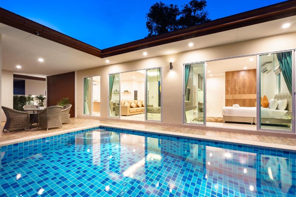 Fotografie z fotogalerie ubytování Luxury Pool Villa A18 / 3BR 6-8 persons v destinaci Ban Huai Yai