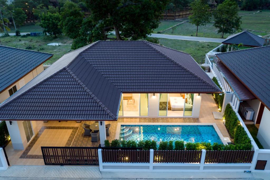 Fotografie z fotogalerie ubytování Luxury Pool Villa A18 / 3BR 6-8 persons v destinaci Ban Huai Yai