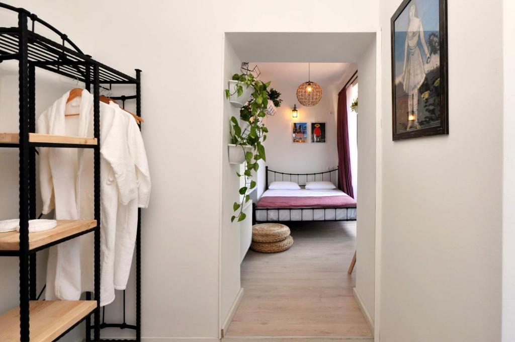 Postel nebo postele na pokoji v ubytování Centre Apartment Old Tbilisi