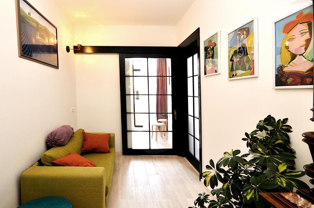 Posezení v ubytování Centre Apartment Old Tbilisi