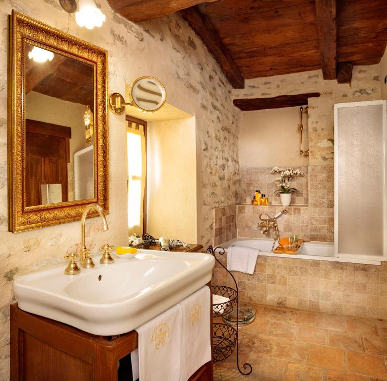 Hotel Castello Di Sinio