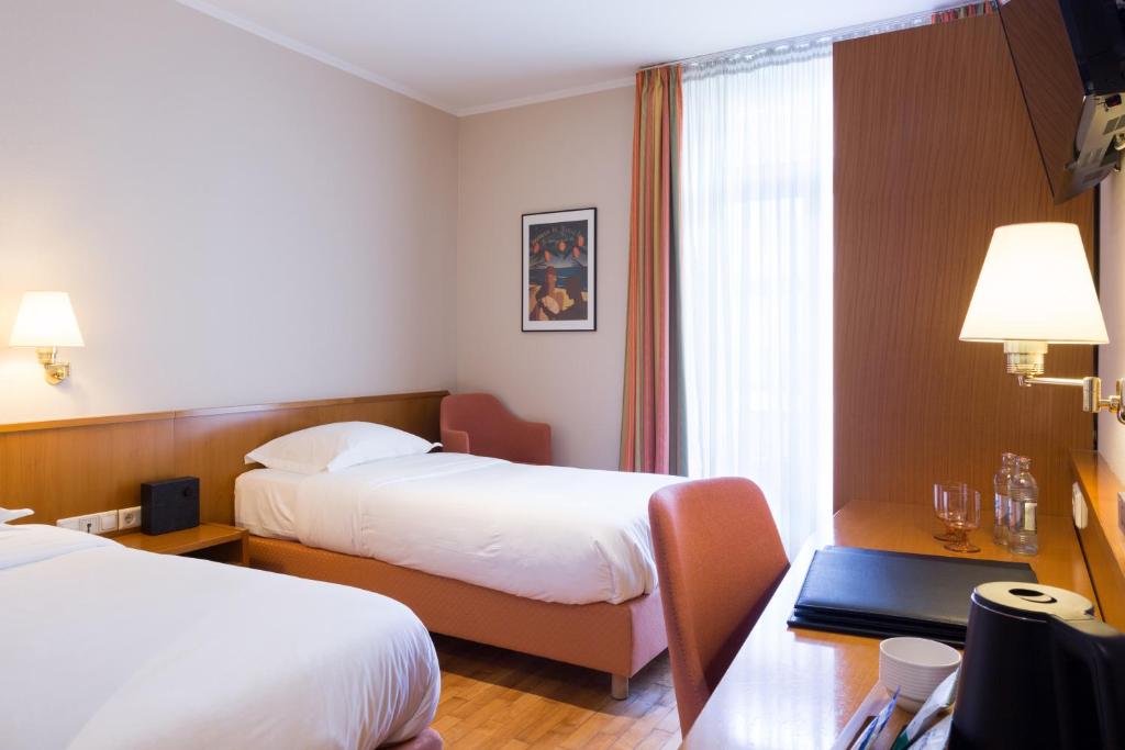 Hotel Perrin - former Carlton - Resim 38