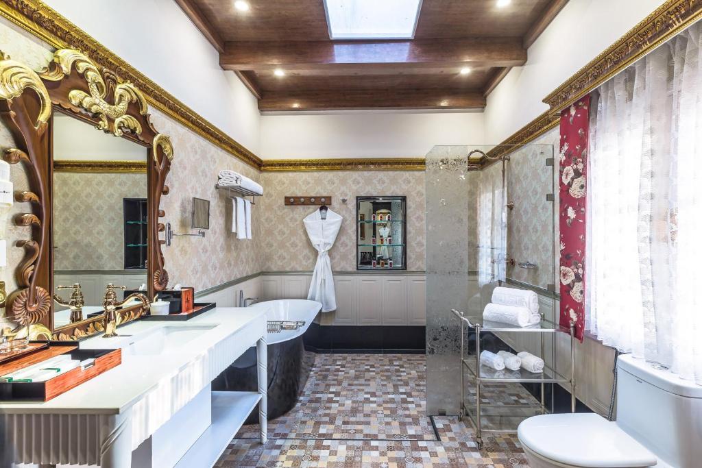 Posezení v ubytování MAYFAIR Himalayan Spa Resort